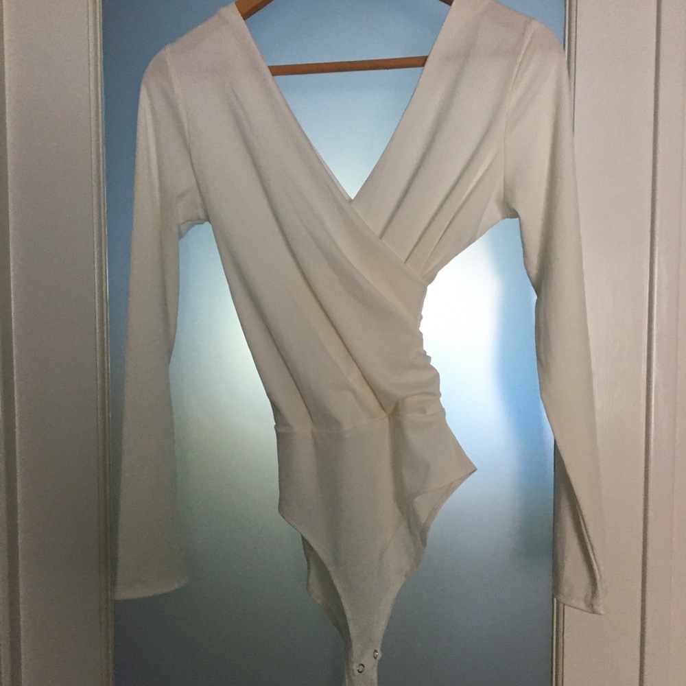 🌼 3/$6 Long Sleeve Bodysuit